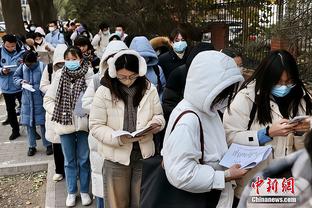 独木难支！阿雷奥拉对阵曼城做出10次扑救，本赛季英超单场最多